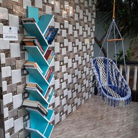 Tropical Wave Hostel Morjim Goa Exterior foto